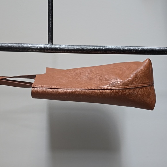 Cuyana Light Brown Large Leather Tote - Picture 5 of 14